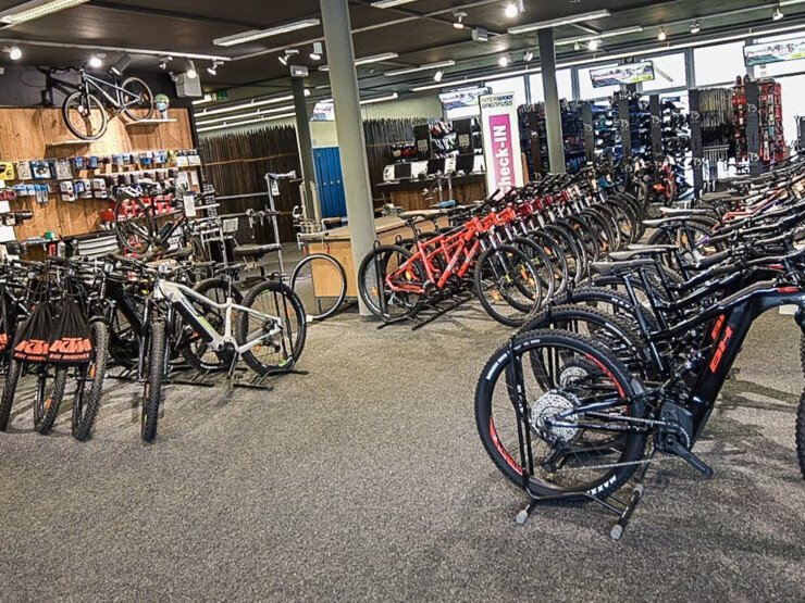 INTERSPORT Breitfuss Talstation Panoramabahn - Bikes